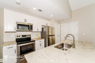 240 Willowridge Ln in Odenville, AL - Foto de edificio - Building Photo