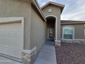 13813 Sky Harbor Ave in Horizon City, TX - Building Photo - Building Photo