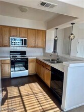 9901 Trailwood Dr in Las Vegas, NV - Foto de edificio - Building Photo