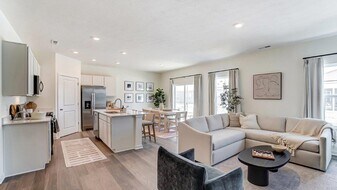 406 Emily Dr in Plain City, OH - Building Photo