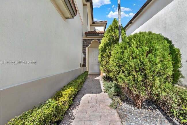 9243 SW 227th Terrace in Cutler Bay, FL - Building Photo - Building Photo