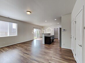 2620 Moore St in Enumclaw, WA - Foto de edificio - Building Photo