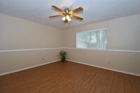 13303 Klamath Falls Dr photo'