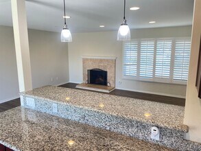 530 W Citracado Pkwy in Escondido, CA - Building Photo - Building Photo