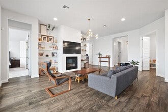 513 Elworth Path in Austin, TX - Building Photo - Building Photo