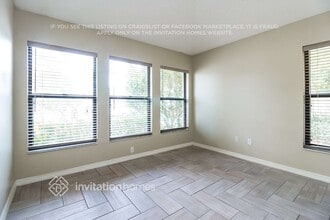 1011 Surge Ct in Orlando, FL - Foto de edificio - Building Photo