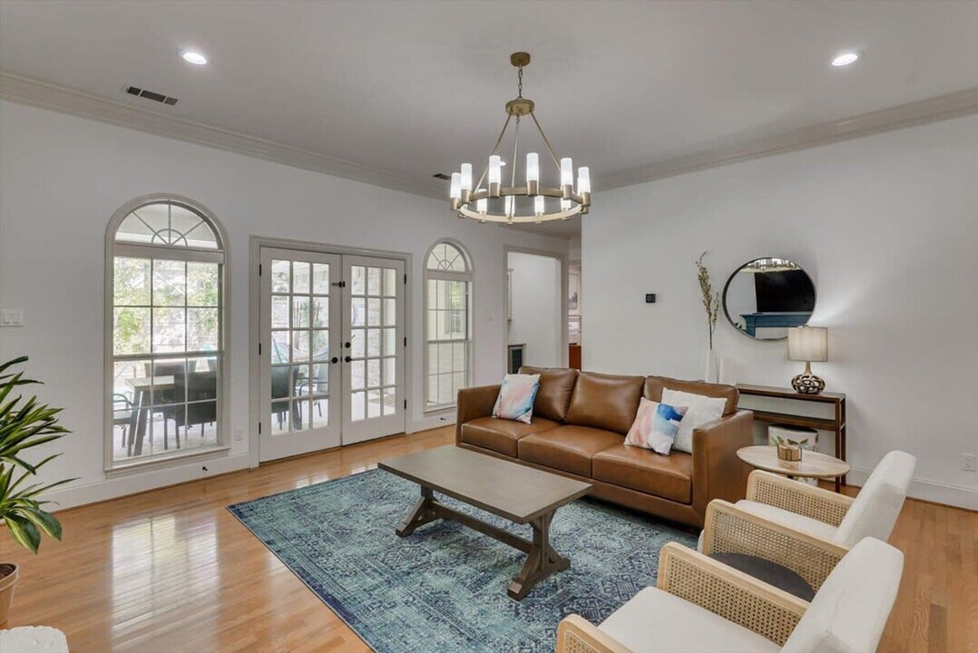 1811 Forest Meadow Ln in Richardson, TX - Building Photo