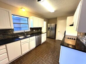8633 Knoxville Dr in Lubbock, TX - Building Photo - Building Photo