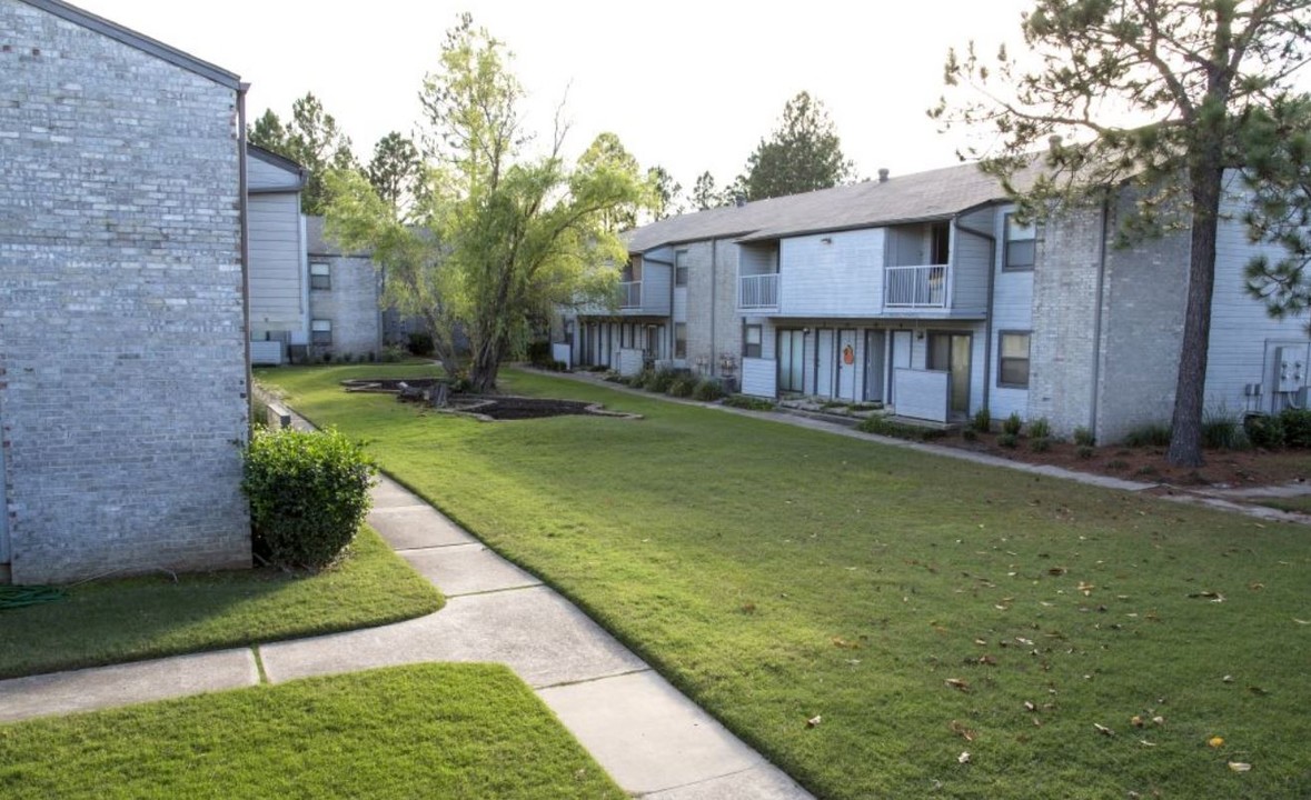 Shadowbrook Apartments in Fort Smith, AR - Building Photo