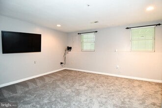 8417 Old Colony Dr S in Upper Marlboro, MD - Foto de edificio - Building Photo
