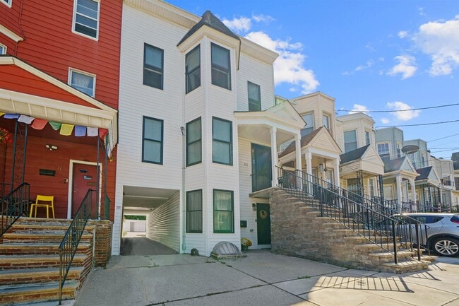 34 Van Reypen St in Jersey City, NJ - Building Photo - Building Photo
