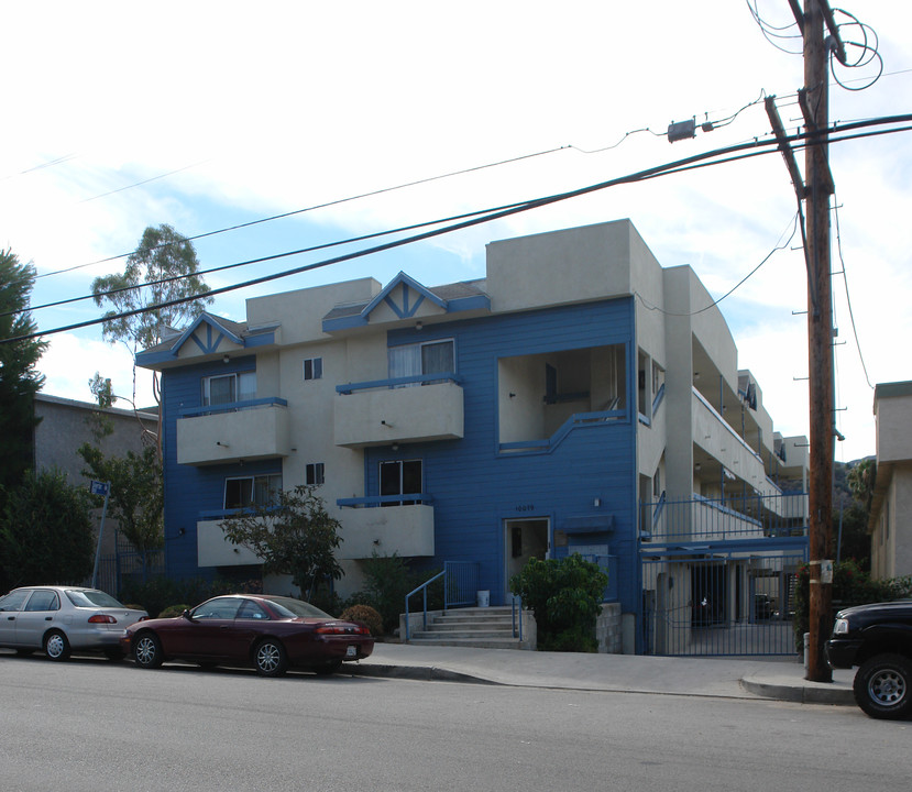 10079 Tujunga Canyon Blvd in Tujunga, CA - Building Photo