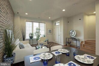 2009 Richmond Hwy in Alexandria, VA - Building Photo - Building Photo