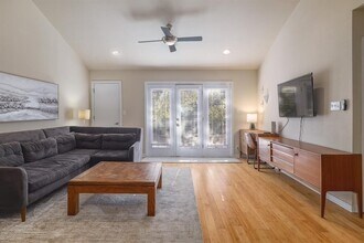 3601 Menchaca Rd in Austin, TX - Building Photo - Building Photo