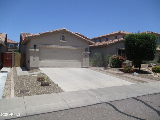 2304 W Bonanza Ln in Phoenix, AZ - Building Photo - Building Photo