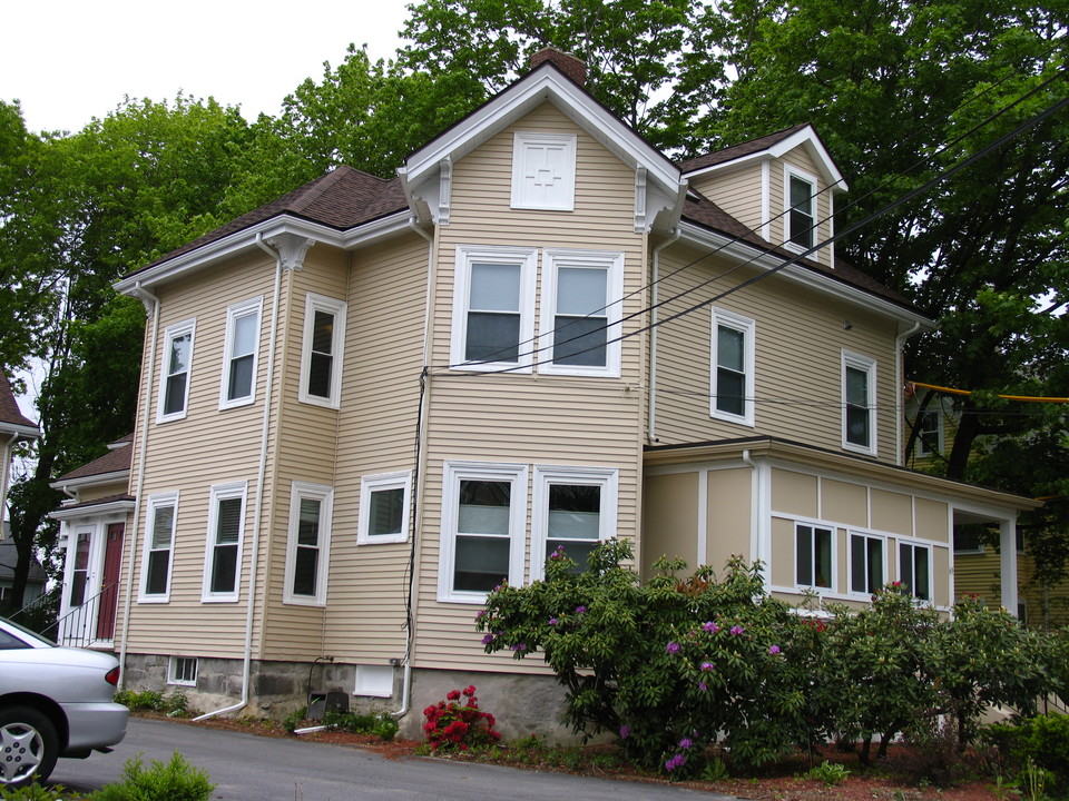 69 Orange St in Waltham, MA - Foto de edificio