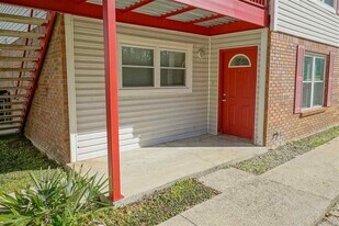 1502 Pullen Rd in Tallahassee, FL - Building Photo