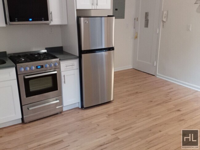 WEST 72 STREET, Unit 3E in New York, NY - Foto de edificio - Building Photo