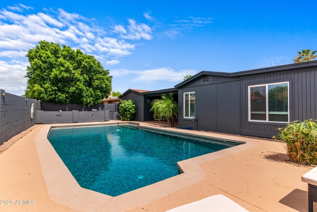 3824 W Carol Ave in Phoenix, AZ - Building Photo - Building Photo