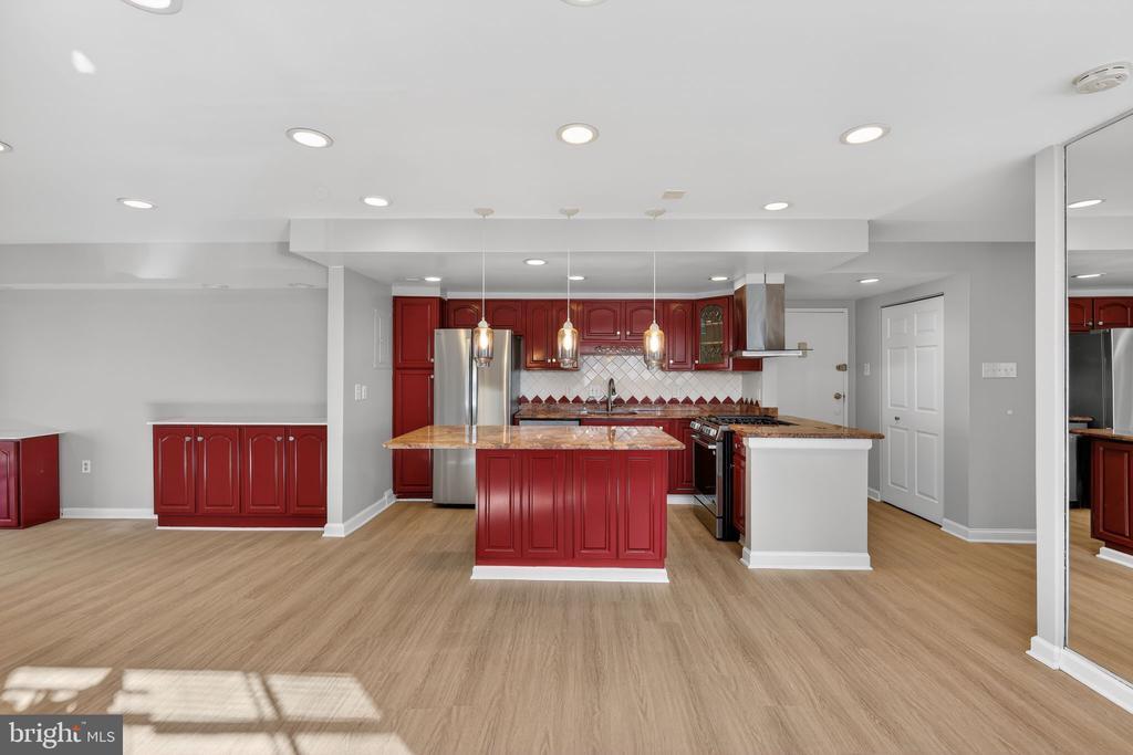 10320 Westlake Dr in Bethesda, MD - Foto de edificio