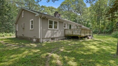 240 Great Plain Rd in Danbury, CT - Building Photo - Building Photo