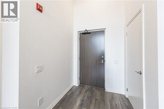 101 Golden Eagle Rd in Waterloo, ON - Building Photo - Building Photo