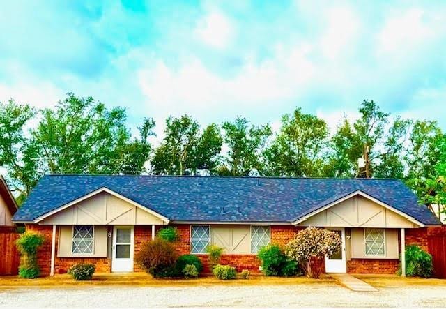 200 Bonnie Bell Ln in Springtown, TX - Building Photo - Building Photo