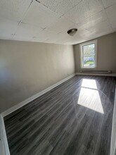 910 Downer Ave in Utica, NY - Building Photo - Building Photo