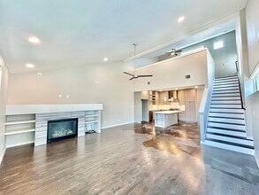 2204 Lola Ct in Dallas, TX - Building Photo - Building Photo