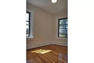 102 Willow St, Unit 102-04 in Cambridge, MA - Building Photo - Building Photo
