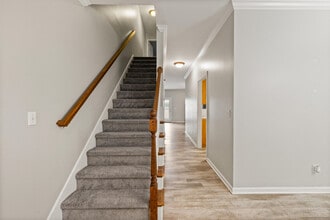 377 Church St in Versailles, KY - Building Photo - Building Photo