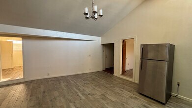 562 Van Buren St in Monterey, CA - Building Photo - Building Photo