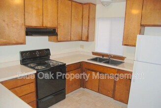 985 Salem St in Chico, CA - Building Photo - Building Photo