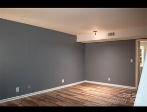 1300 Larchmont Pl in Salisbury, NC - Building Photo - Building Photo