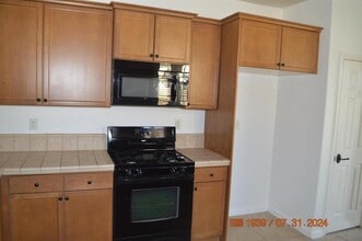 2725 Amalfi in Chowchilla, CA - Building Photo - Building Photo