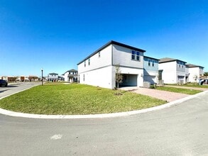 5014 Railroad Vine Aly in Winter Garden, FL - Building Photo - Building Photo