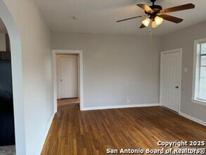 319 Harding Pl in San Antonio, TX - Building Photo - Building Photo
