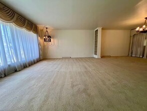 303 Hedgerow Ln in Wyncote, PA - Building Photo - Building Photo