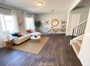 858 W Wellington Ave in North Salt Lake, UT - Building Photo - Building Photo