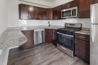 1608 W Sherwin Ave in Chicago, IL - Building Photo - Building Photo