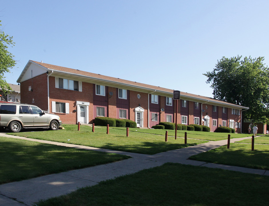 Randall West in Aurora, IL - Foto de edificio