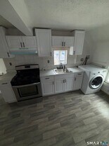 172 Dekalb Ave, Unit 2 in Bridgeport, CT - Building Photo