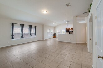 12318 Wagon Boss in San Antonio, TX - Building Photo - Building Photo