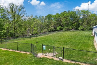 Valley View in Cedar Rapids, IA - Building Photo - Building Photo