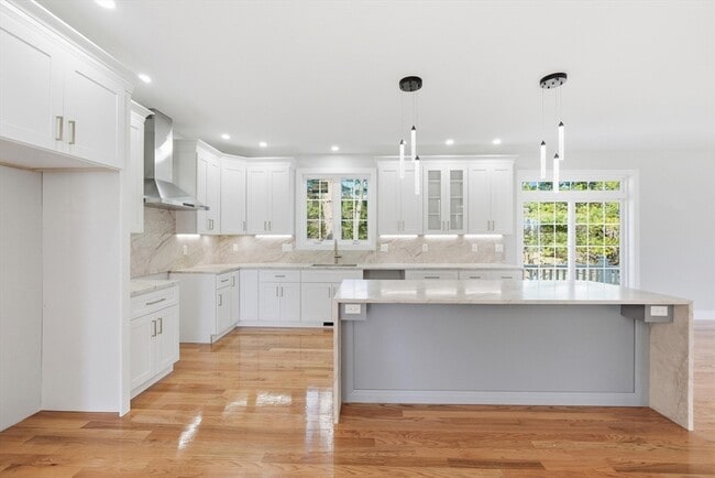 4 Barrows Rd in Worcester, MA - Building Photo - Building Photo