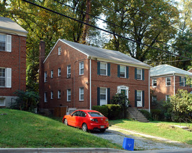 8408 Greenwood Ave in Takoma Park, MD - Foto de edificio - Building Photo