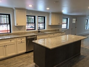 77 Sewalls Falls Rd in Concord, NH - Building Photo - Building Photo