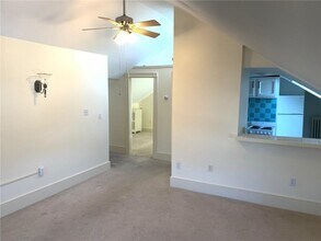 113 Prospect Hill St in Newport, RI - Foto de edificio - Building Photo