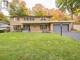 9 Pinevale Rd in Markham, ON - Building Photo