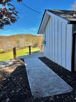125 Berry Mountain Rd in Sylva, NC - Building Photo